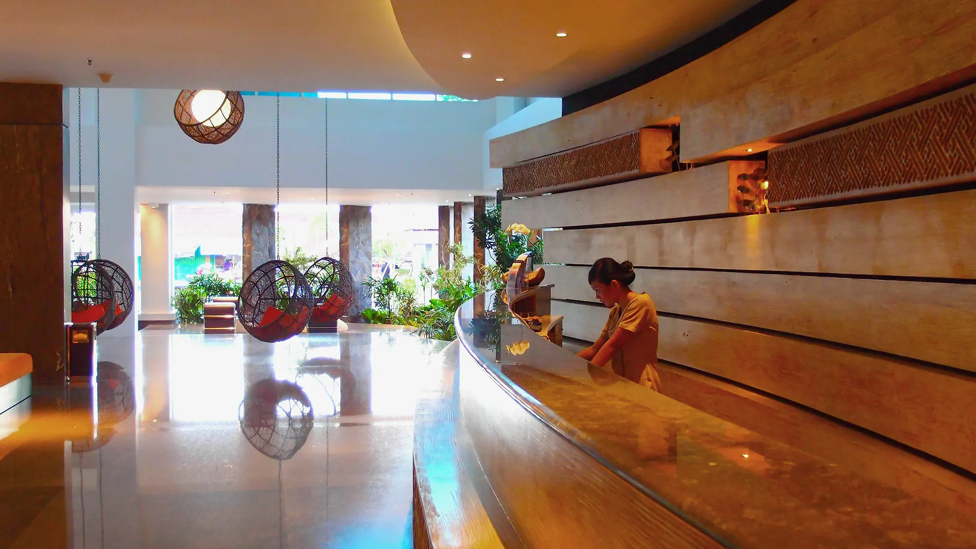 B Hotel Bali & Spa Dempassar 4*,