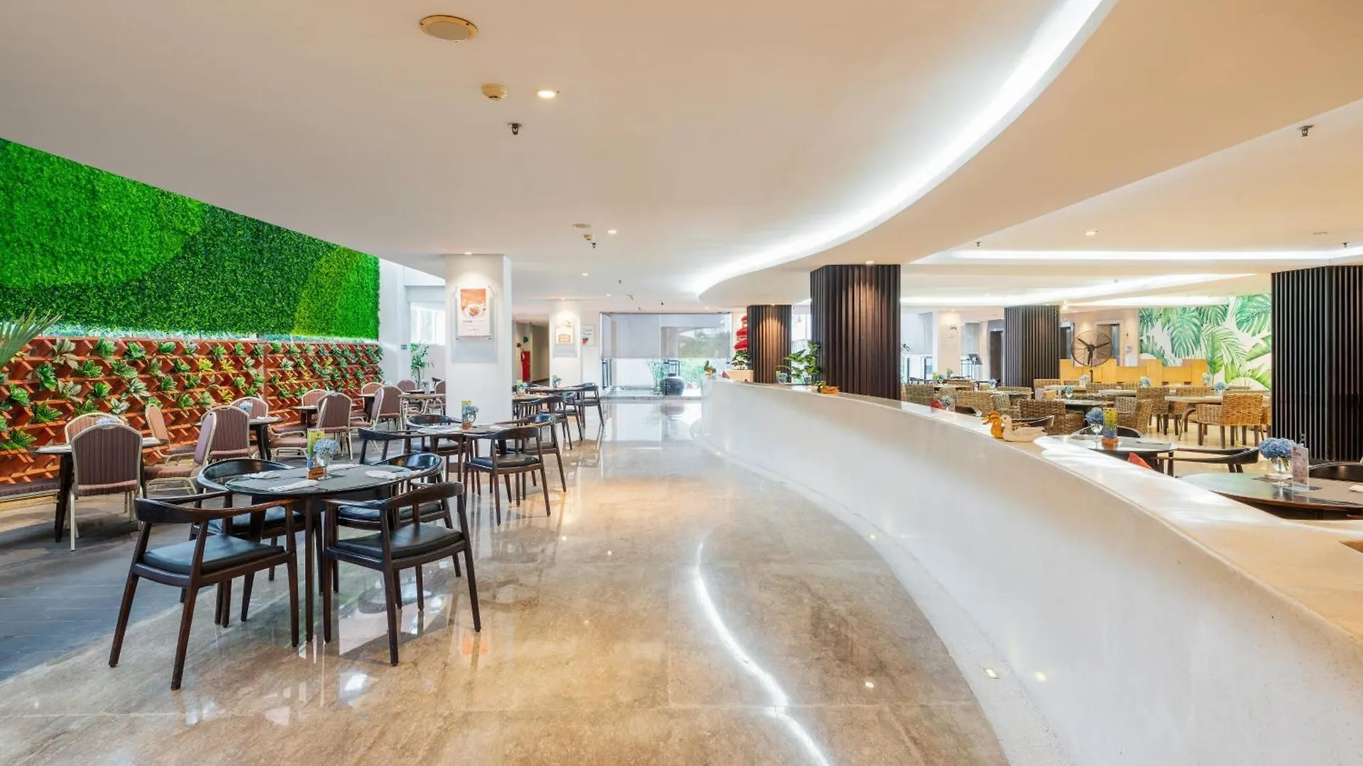 B Hotel Bali & Spa Denpasar 4*,  Endonezya